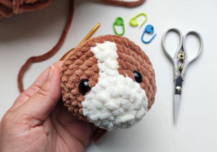My Crochet Guinea Pig Toys From The Same Pattern But In Different Colors (15 Pics)