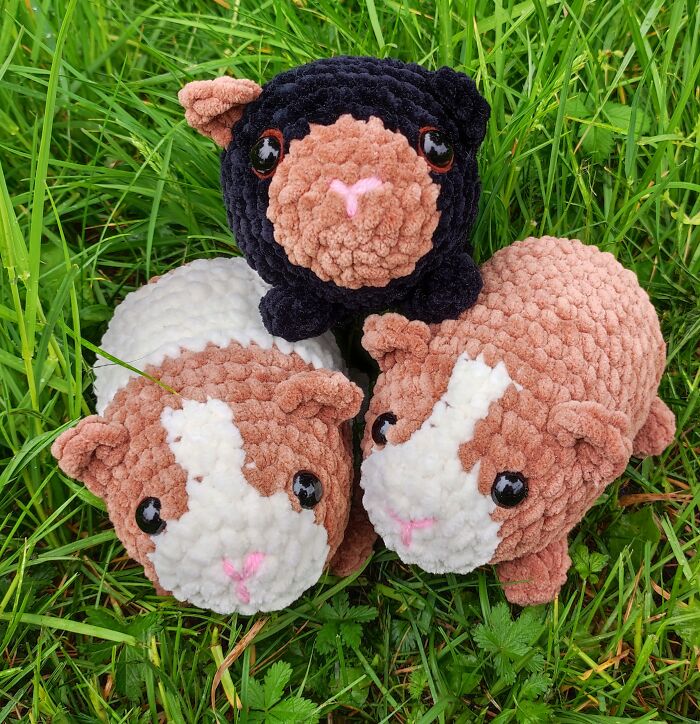 My Crochet Guinea Pig Toys From The Same Pattern But In Different Colors (15 Pics)