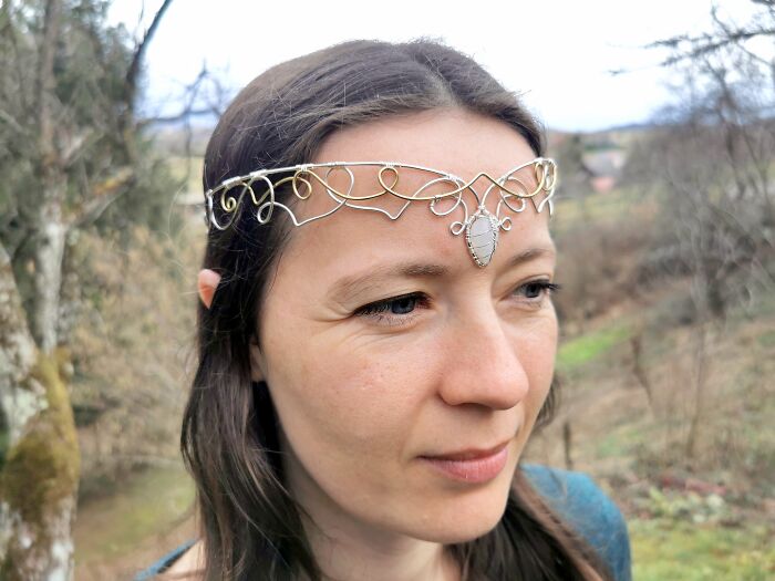 I Made An Elven Crown With Wire And A Moonstone (8 Pics)