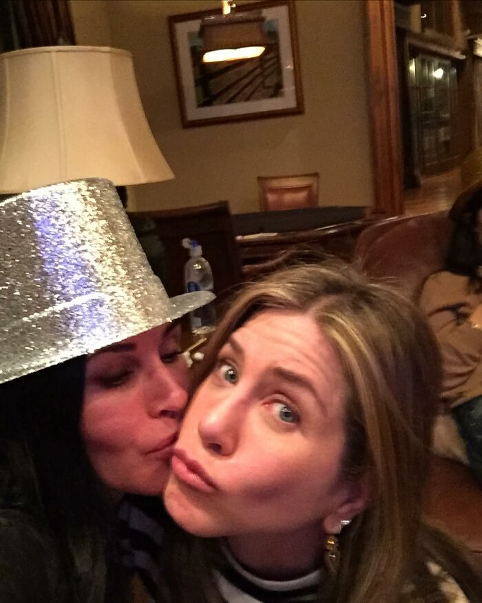 Courteney Cox Celebrates Jennifer Aniston’s B-Day With Touching Post And Shares Her Favorite Clip Of Rachel Courteney Cox Celebrates Jennifer Aniston’s B-Day With Touching Post And Shares Her Favorite Clip Of Rachel