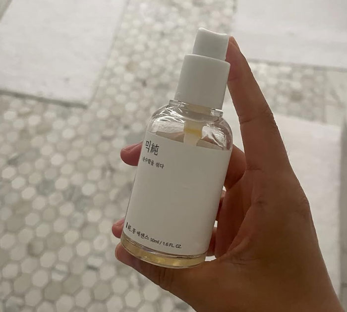 Unbeanlievable Glow: Mixsoon Bean Essence for Radiant Skin!