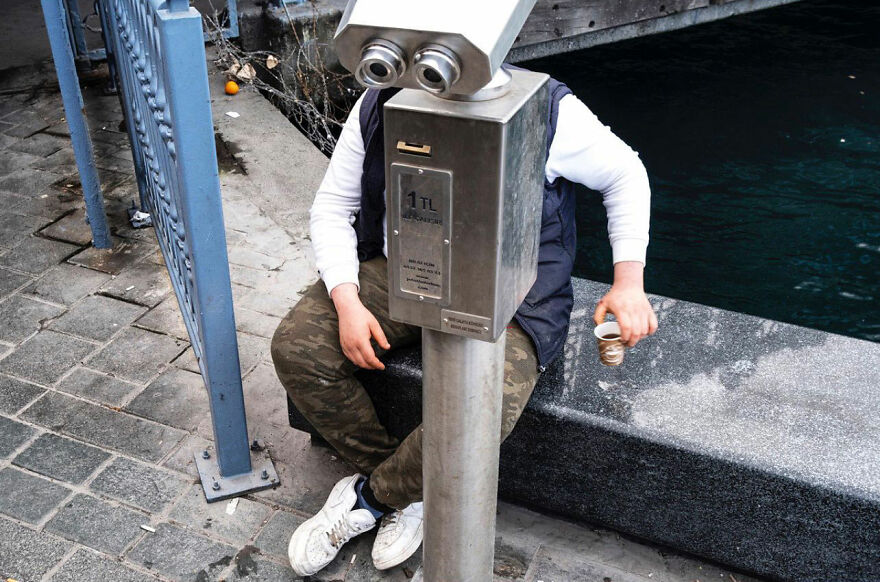 Photographer Serkan Tekin Captures Incredible Coincidences Of Everyday Life On The Streets