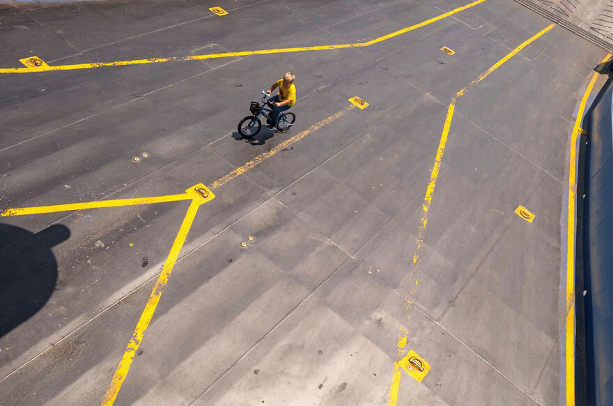 Photographer Serkan Tekin Captures Incredible Coincidences Of Everyday Life On The Streets