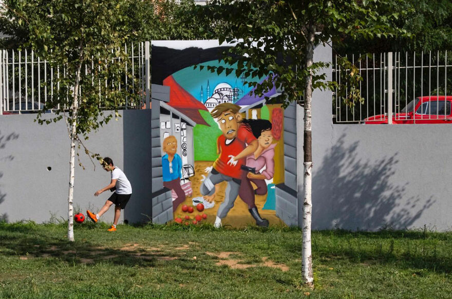 Photographer Serkan Tekin Captures Incredible Coincidences Of Everyday Life On The Streets