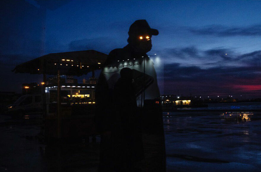 Photographer Serkan Tekin Captures Incredible Coincidences Of Everyday Life On The Streets