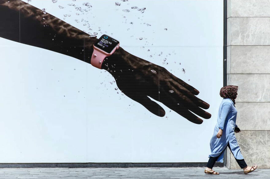 Photographer Serkan Tekin Captures Incredible Coincidences Of Everyday Life On The Streets