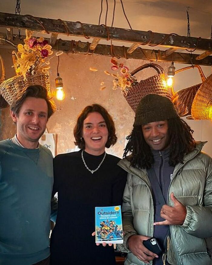 Bookstore Was Making $12 Before Owner Asked The Internet For Help, Was Revived For A New Life