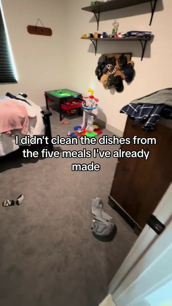 SAHM Decides To Take A Day Off After Husband&rsquo;s Comments That She&rsquo;s Lucky She Doesn&rsquo;t Work