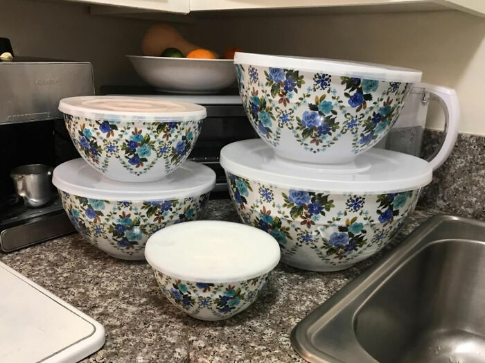 Amazon Basics Melamine Mixing Bowl Set: Nesting Bowls With Lid And Non-Slip Base For Convenient And Secure Kitchen Prep