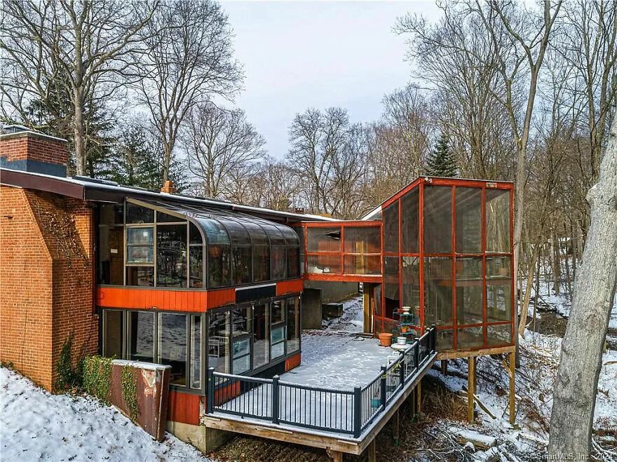 Can Anyone Take A Guess As To What Is Going On Here?