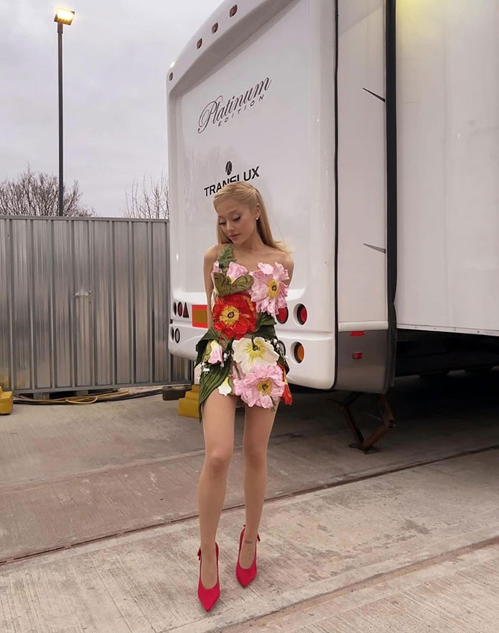 “The Gaslighting Is Insane”: Ariana Grande Renews Backlash Amidst Ethan Slater Cheating Scandal “The Gaslighting Is Insane”: Ariana Grande Renews Backlash Amidst Ethan Slater Cheating Scandal