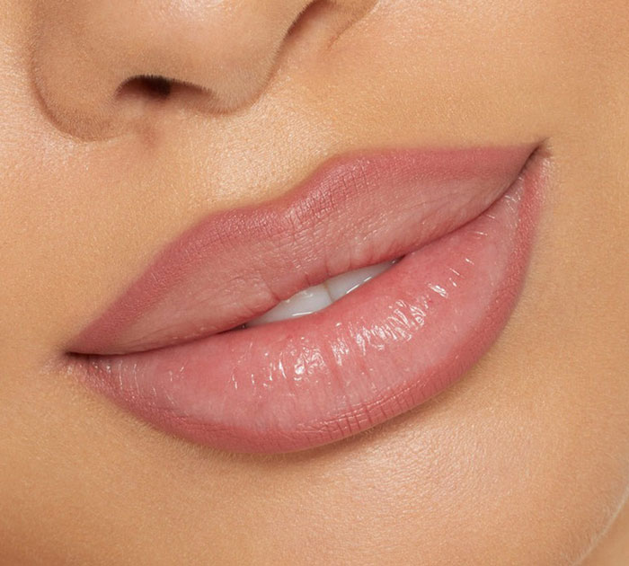 Adorn Yourself With Kylie Cosmetics And Master The Art Of Turning Every Sidewalk Into Your Personal Red Carpet