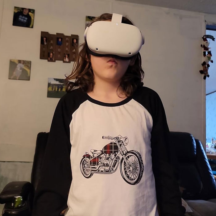 Dive Into The Future With Meta Quest 2: Your Advanced All-In-One Virtual Reality Headset Experience!