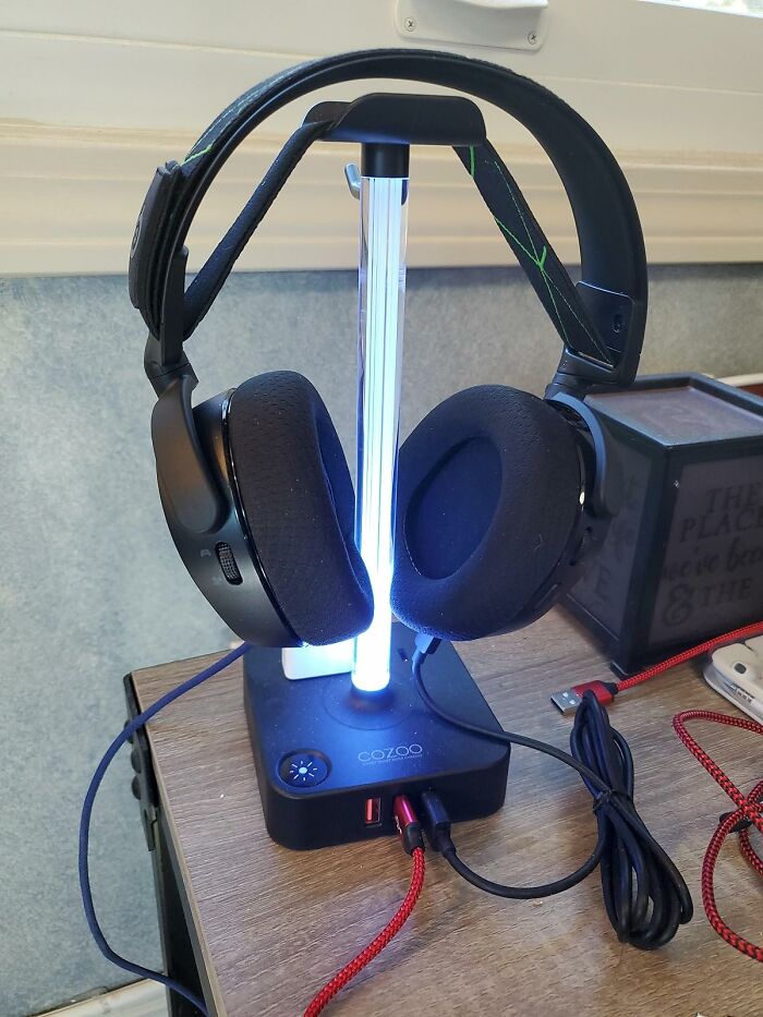 Organize And Power Up Your Desk With COZOO Headphone Stand: Keep Your Gaming Headset Handy And Charge Your Devices Simultaneously!