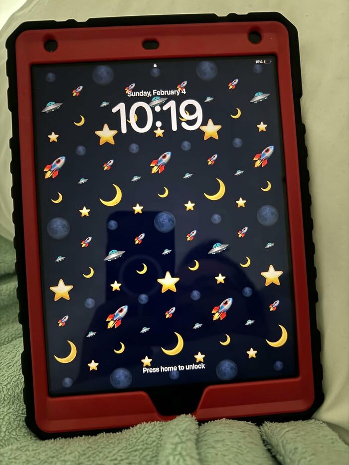 Experience The Future Of Technology With The Apple iPad (9th Generation): Elevating Your Digital Experience To New Heights!