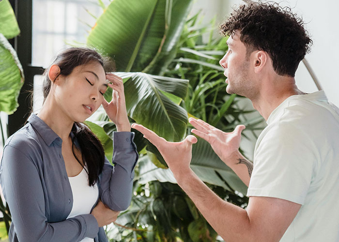 Woman With Main Character Syndrome Freaks Out After Stranger Orders The Same Meal