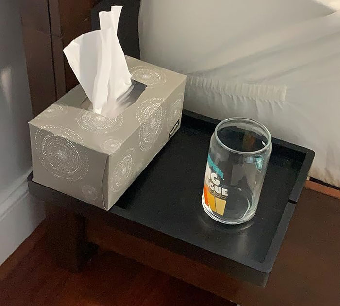 Clip-On Convenience: Bedshelfie Nightstand Shelf - Sweet Dreams, Handy Storage!