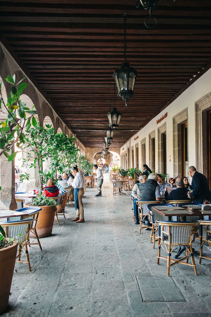 Someone Asks People To Share The Creepiest Things They've Seen In Broad Daylight, And 30 Deliver