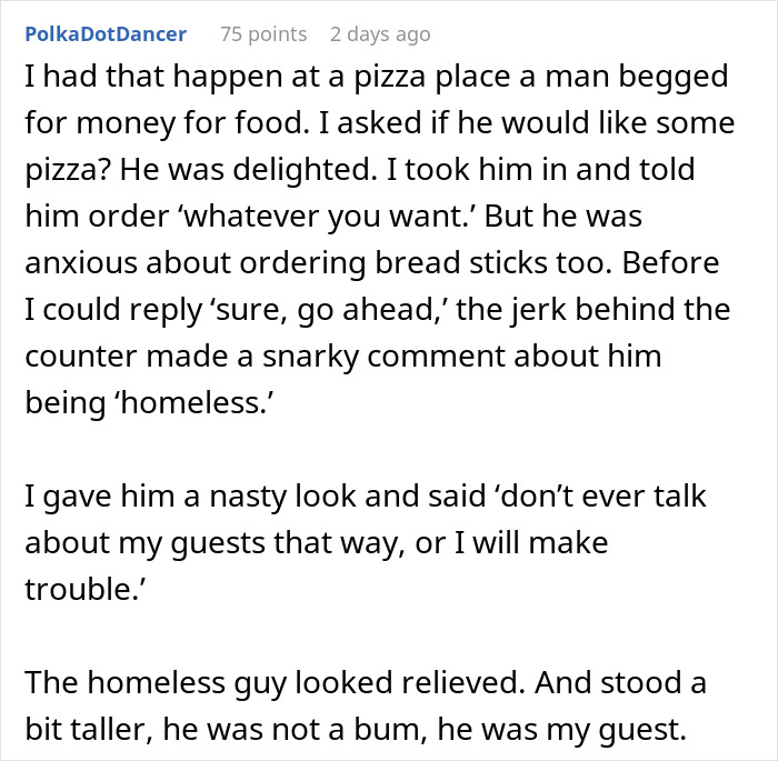 “I Need Police Here”: Karen Throws A Fit Over Homeless Man Buying Food, Gets Taught A Lesson “I Need Police Here”: Karen Throws A Fit Over Homeless Man Buying Food, Gets Taught A Lesson