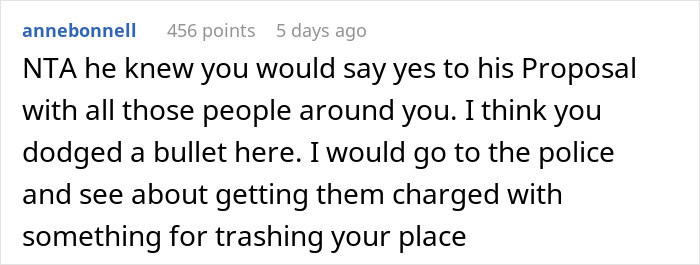 Guy Accuses Fiancée Of Breaking Up With Him Because He’s Dumb, Internet Says He Has A Point Guy Accuses Fiancée Of Breaking Up With Him Because He’s Dumb, Internet Says He Has A Point