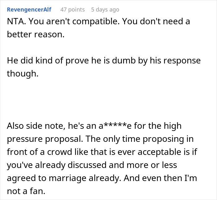 Guy Accuses Fiancée Of Breaking Up With Him Because He’s Dumb, Internet Says He Has A Point Guy Accuses Fiancée Of Breaking Up With Him Because He’s Dumb, Internet Says He Has A Point