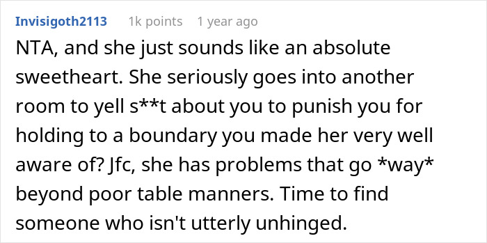 Comment discussing a woman ordering spaghetti despite promising her boyfriend, leading to him leaving the restaurant.