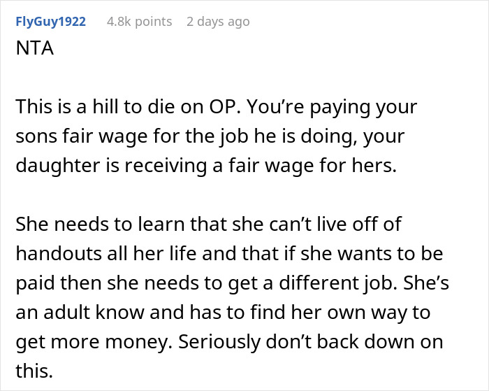 Woman Is Mad Brother Earns $10/h More Than She Does, Wants Parents To Make Up For It Woman Is Mad Brother Earns $10/h More Than She Does, Wants Parents To Make Up For It