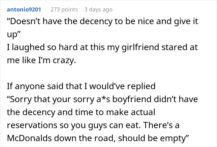 Man Puts Entitled Couple In Their Place, Resumes Enjoying His Chicken Wings 