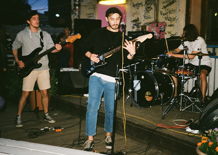 “Dodged That Bullet Big Time”: 35 Times A 3rd Person Ruined A Relationship Without Even Cheating