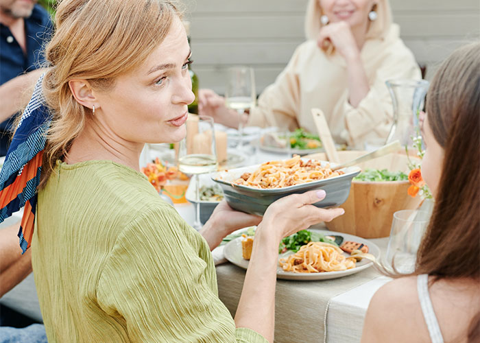 “Dodged That Bullet Big Time”: 35 Times A 3rd Person Ruined A Relationship Without Even Cheating