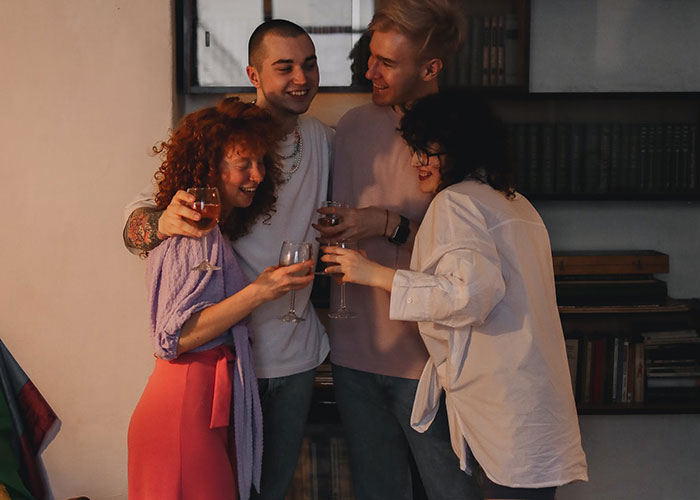 “Dodged That Bullet Big Time”: 35 Times A 3rd Person Ruined A Relationship Without Even Cheating