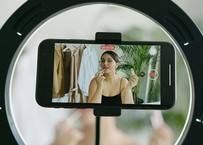 Dad Stages Intervention For "Delusional" Influencer Daughter Over Grandson's "Awful" Name Dad Stages Intervention For "Delusional" Influencer Daughter Over Grandson's "Awful" Name