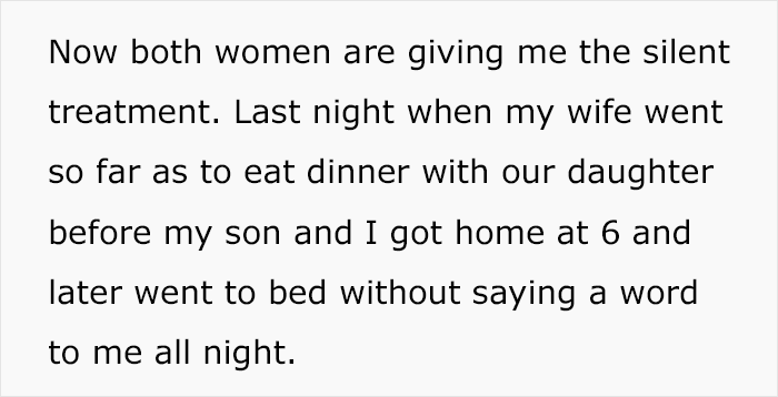 Woman Is Mad Brother Earns $10/h More Than She Does, Wants Parents To Make Up For It Woman Is Mad Brother Earns $10/h More Than She Does, Wants Parents To Make Up For It