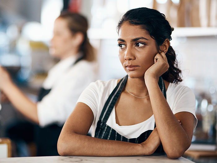 Mean Couple Makes A Waitress Cry, This Dad Makes His Daughter Cry From Laughter With His Revenge
