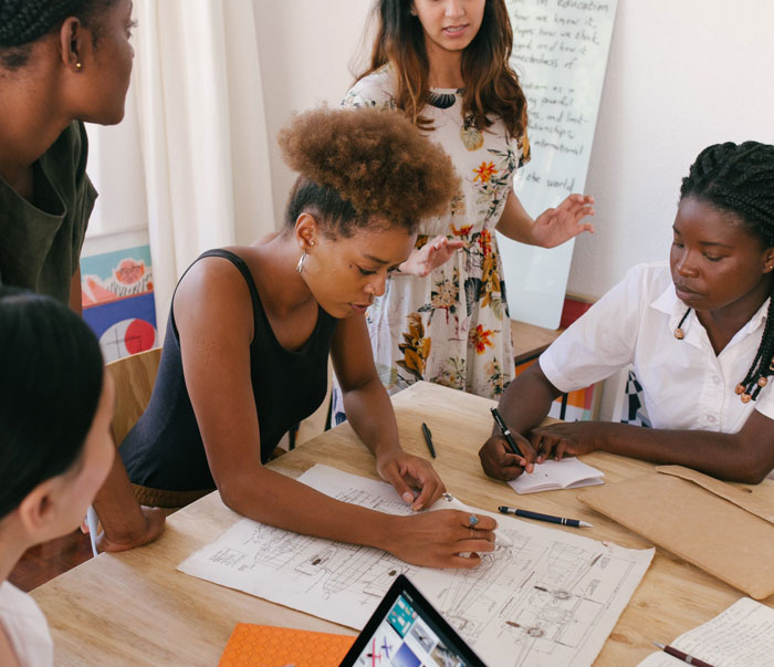 Team Manager Takes Designer's Big Monitors Away To Show How Real Users See Her Designs