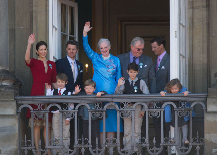 30 People Reveal The “Dumbest” Parts Of Their Cultures