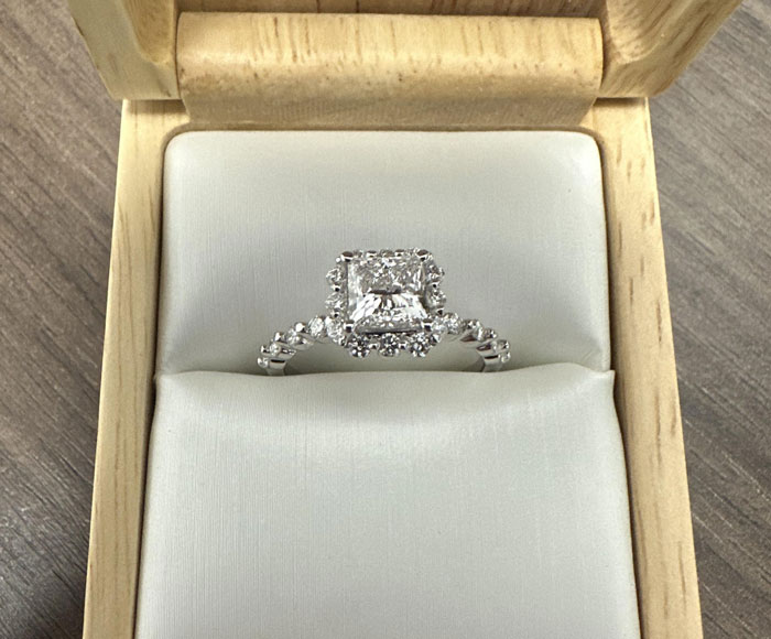 BF Doesn’t Know What To Do After GF Reacted Badly To Pic Of Engagement Ring He Already Bought BF Doesn’t Know What To Do After GF Reacted Badly To Pic Of Engagement Ring He Already Bought