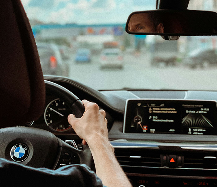 &ldquo;I Know He&rsquo;s On The Phone With 911&rdquo;: Guy Teaches Jerk Driver A Lesson For Following Him Home