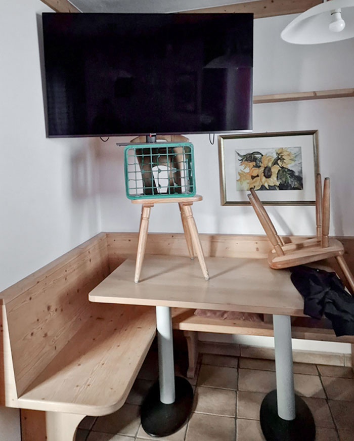 This Is How My Dad Set Up His TV... If Anyone Ever Flames Me Again For My Stream Setup, You Know Where I Got It From