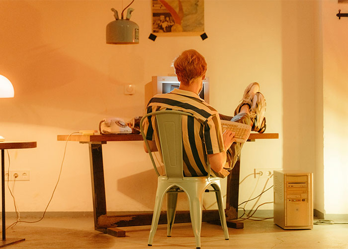 30 People Like To Romanticize The '90s, Gen X'ers Share What They Get Wrong