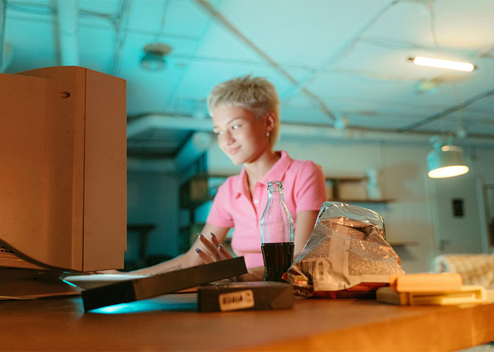 30 People Like To Romanticize The '90s, Gen X'ers Share What They Get Wrong