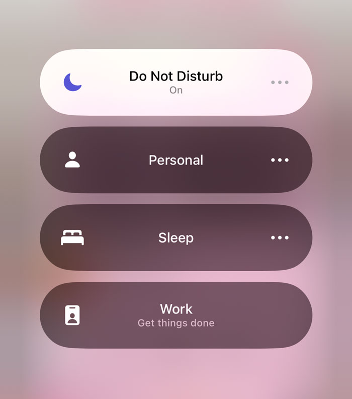 &ldquo;I Check My Phone When I&rsquo;m Available&rdquo;: Netizens Keep Phones Silent And Don&rsquo;t Plan On Changing That
