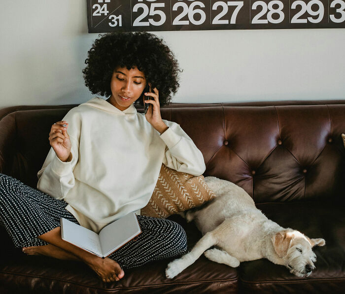 &ldquo;I Check My Phone When I&rsquo;m Available&rdquo;: Netizens Keep Phones Silent And Don&rsquo;t Plan On Changing That