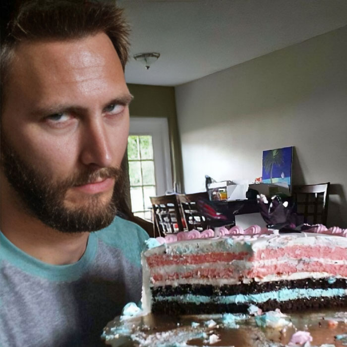 Chocolate: Boy, Strawberry: Girl. There Is Only One Baby And I See Two Flavors