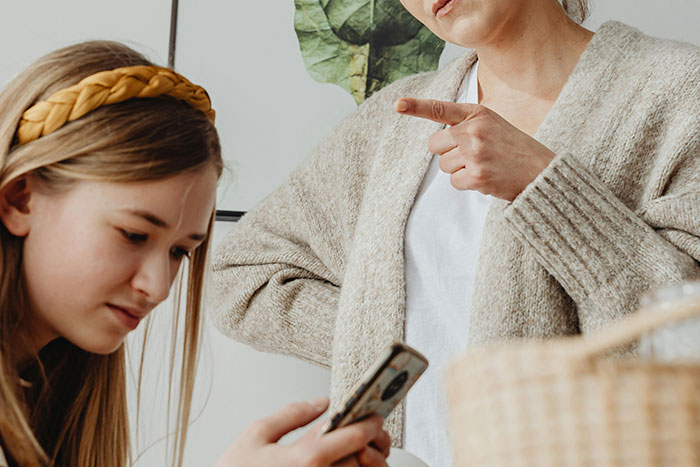 Grandparent Asks The Net If They Were Too Harsh For Calling Out Their Entitled Granddaughter