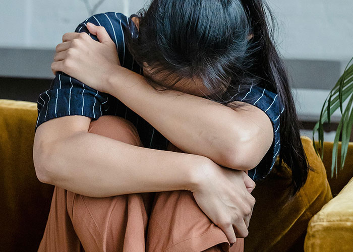 Husband Feels Embarrassed After He Sees His Wife In A Bikini, Scolds Her After Husband Feels Embarrassed After He Sees His Wife In A Bikini, Scolds Her After