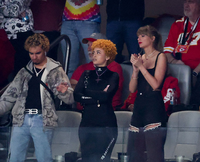 People Actually Think Ice Spice Was Making “Demonic” Gestures At The Super Bowl People Actually Think Ice Spice Was Making “Demonic” Gestures At The Super Bowl