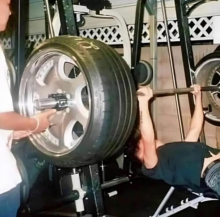 50 Pictures That Are Unhinged, Unexplainable, And Unnerving (New Pics)