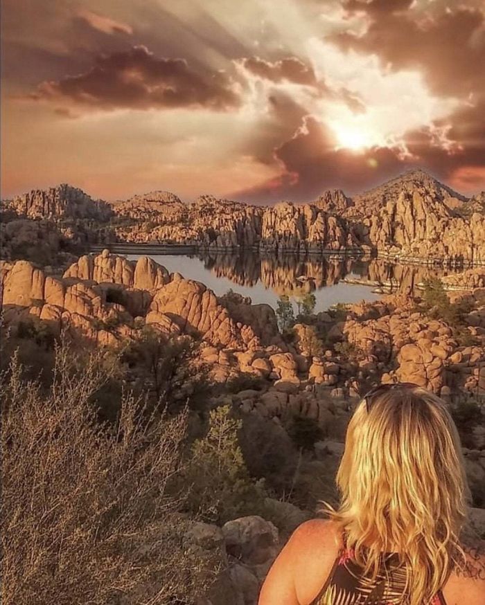 She Must Be On Tatooine With The Sun Both Behind And Ahead Of Her