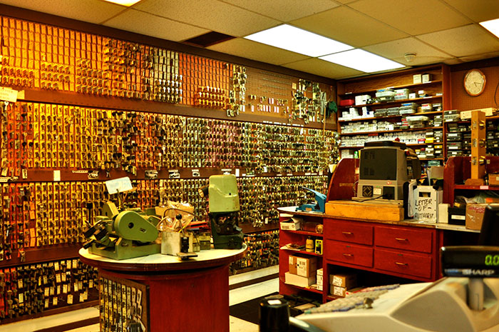 "Wait, You Mean I Have To Pay For This?": Locksmith Teaches Entitled Customer A Lesson "Wait, You Mean I Have To Pay For This?": Locksmith Teaches Entitled Customer A Lesson